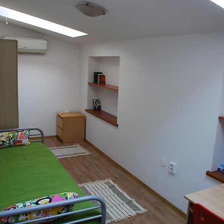 Vatra Accommodation Boekarest Buitenkant foto