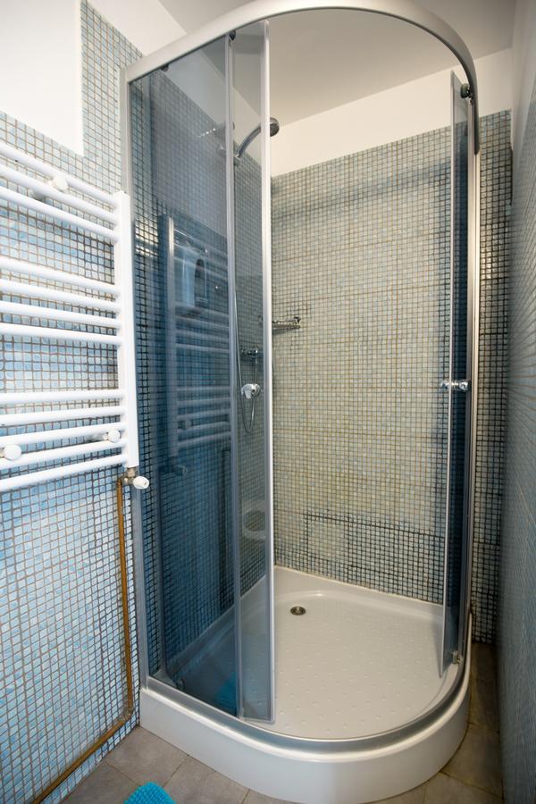 Vatra Accommodation Boekarest Buitenkant foto