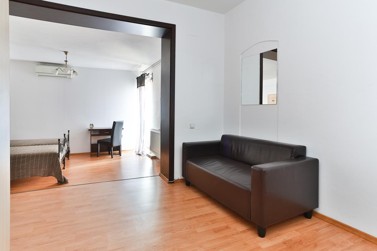Vatra Accommodation Boekarest Buitenkant foto